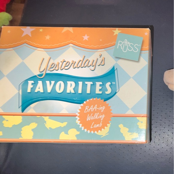 Vintage Russ Yesterdays favorites Baaing walking lamb - Picture 2 of 2